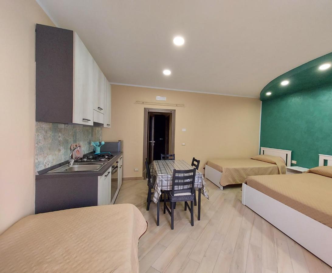 Parsifal Family Room Кампофеличе-ди-Роччелла Экстерьер фото